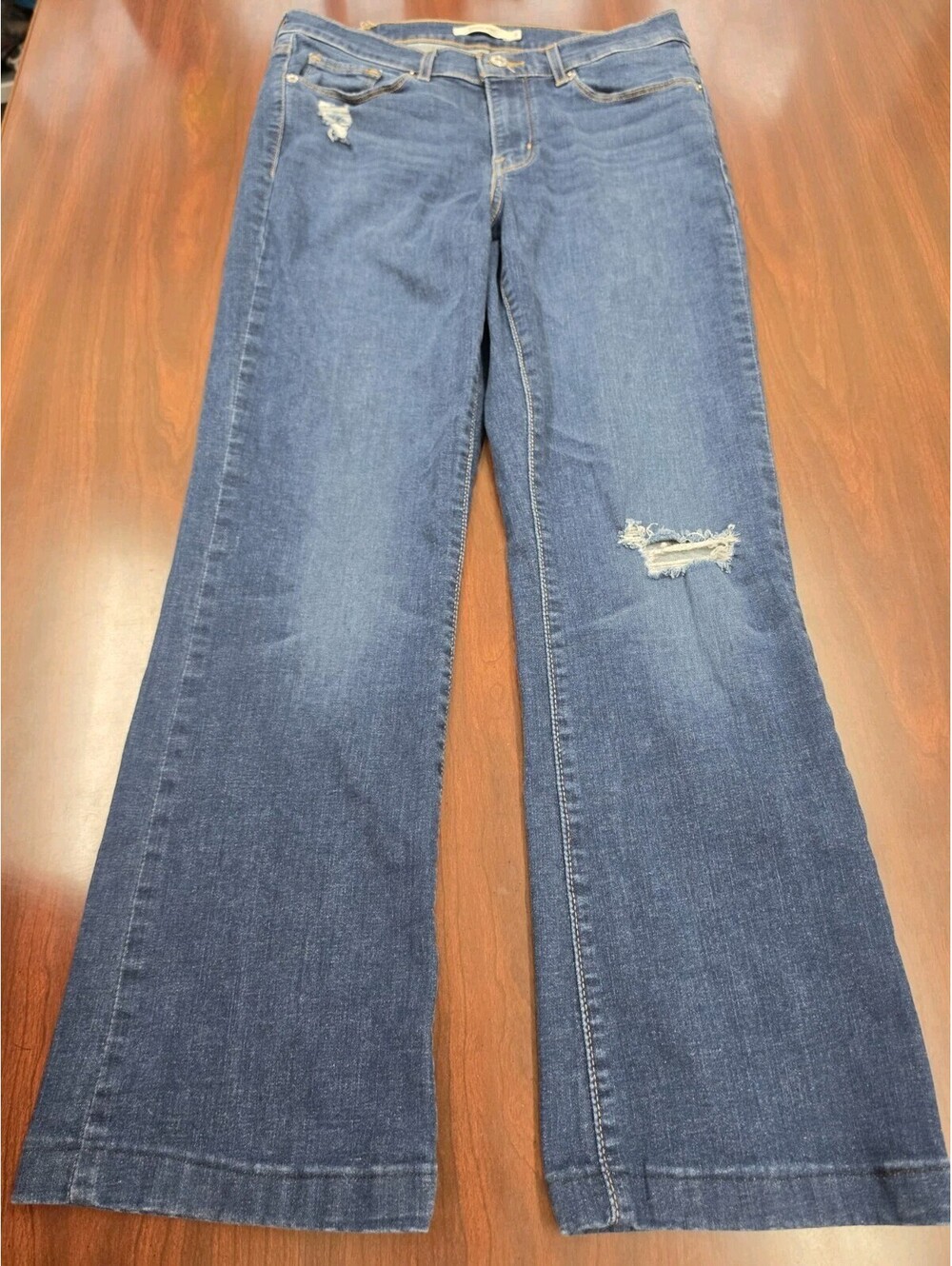 Levi's Classic Boot Cut Jeans Size 8 Medium Wash Distressed Denim Western Core